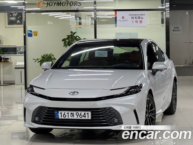 Toyota Camry — exterior