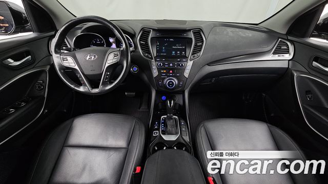 Hyundai Santa Fe — interior