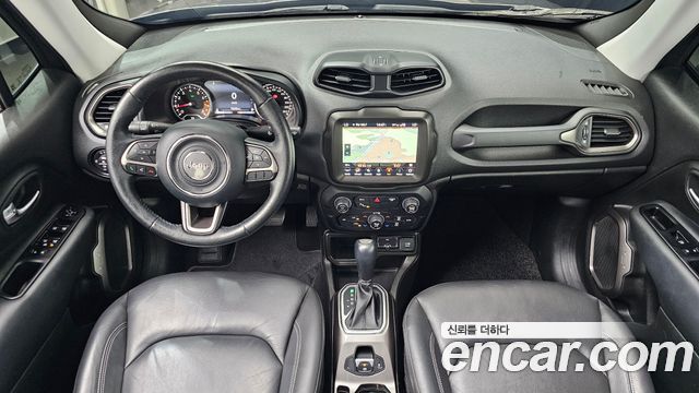 Jeep Renegade — interior