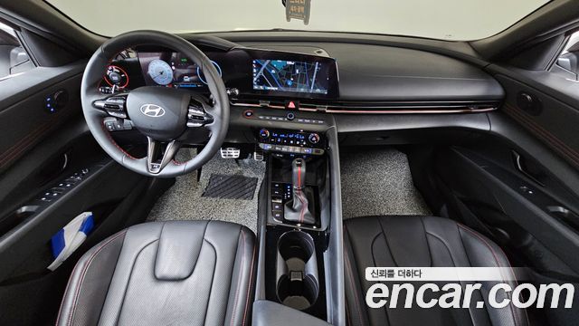 Hyundai Avante — interior