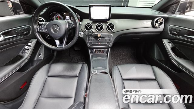 Mercedes-Benz CLA-Class — interior
