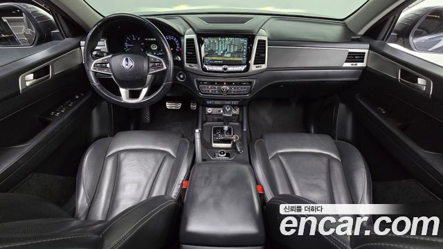 KG Mobility Rexton — interior