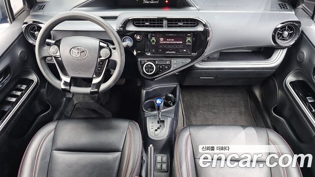 Toyota Prius — interior