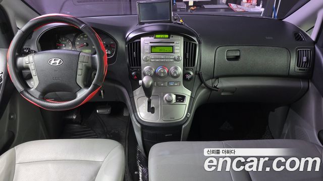 Hyundai Starex — interior