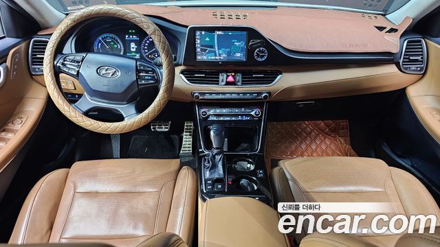 Hyundai Grandeur — interior