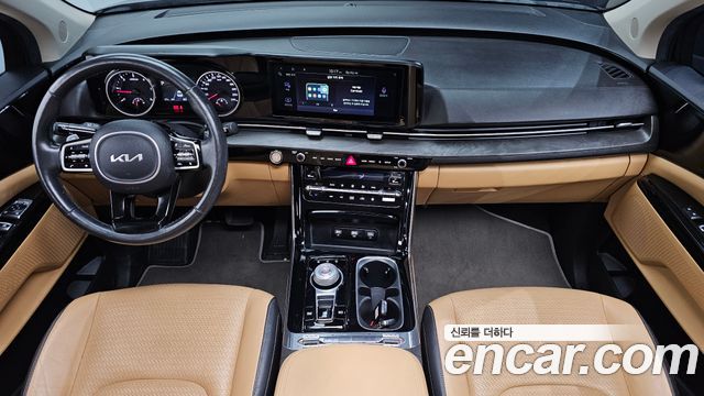 Kia Carnival — interior