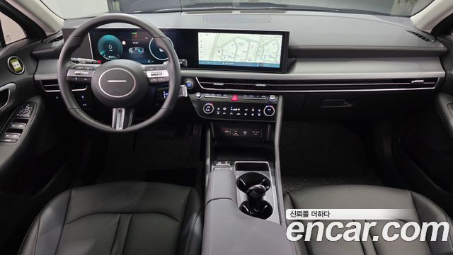 Hyundai Sonata — interior