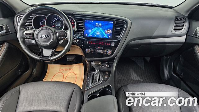 Kia K5 — interior