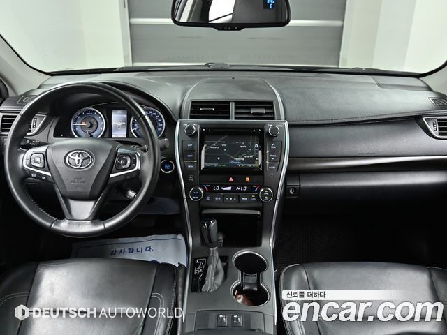 Toyota Camry — interior