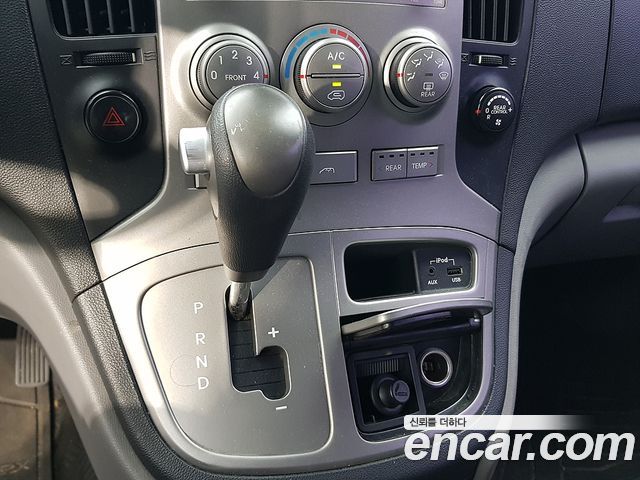 Hyundai Starex — interior