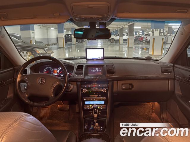 Kia Opirus — interior