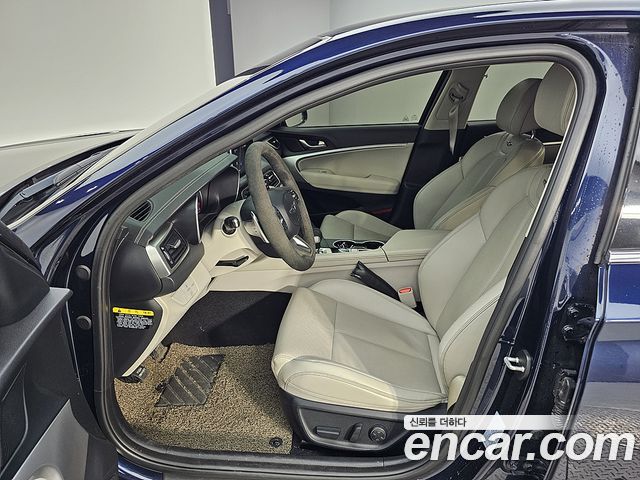 Genesis G70 — interior