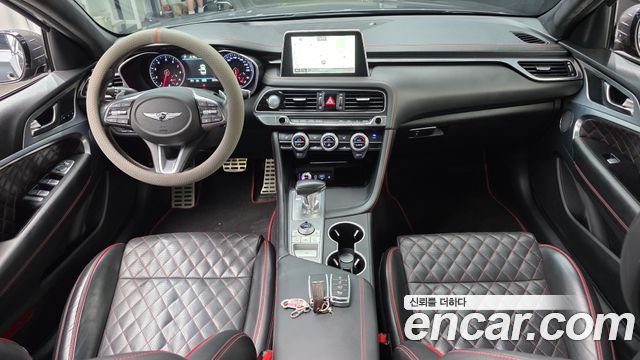 Genesis G70 — interior
