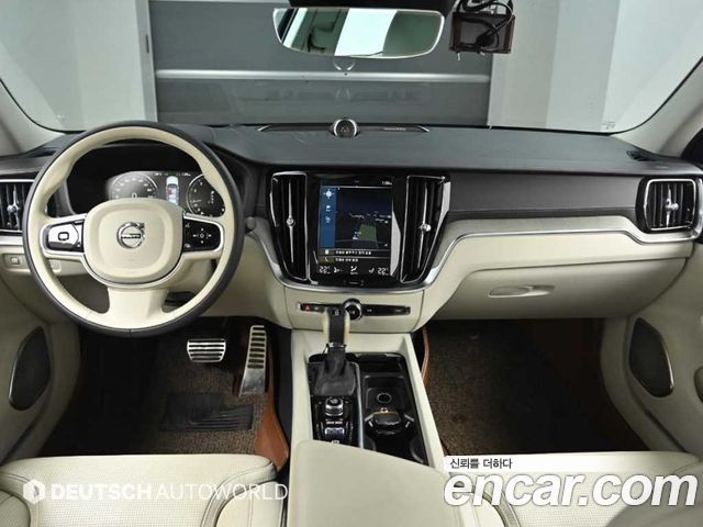 Volvo S60 — interior