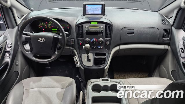 Hyundai Starex — interior