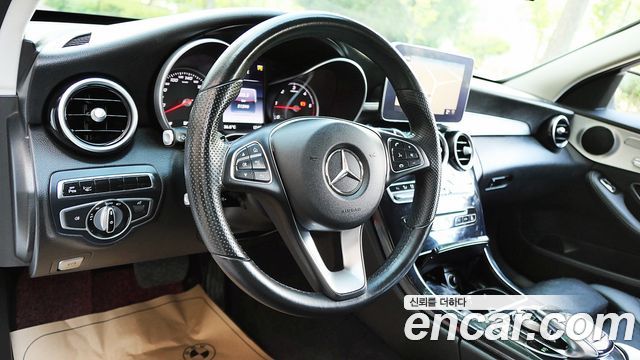 Mercedes-Benz C-Class — interior