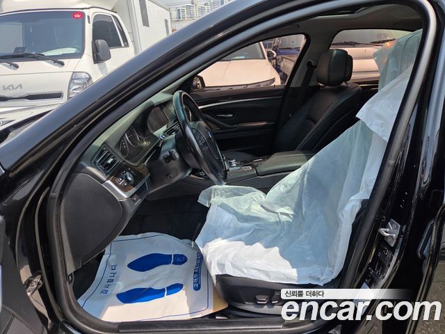 BMW 5 Series — interior