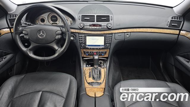 Mercedes-Benz E-Class — interior