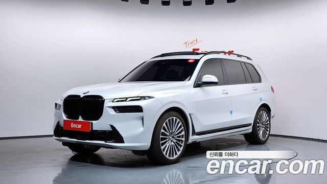 BMW X7 — exterior