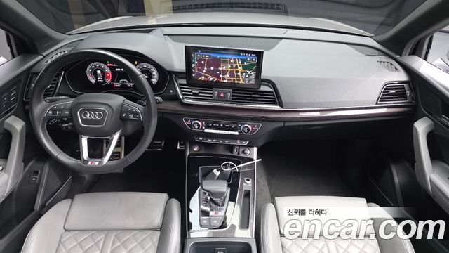 Audi SQ5 — interior