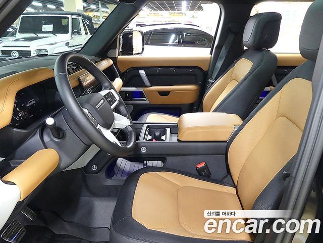 Land Rover Defender — interior