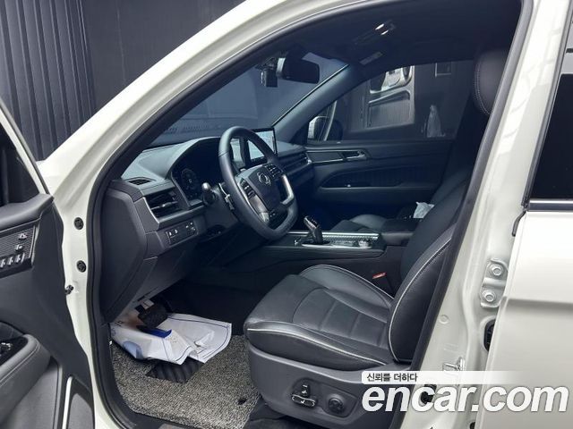 KG Mobility Rexton — interior