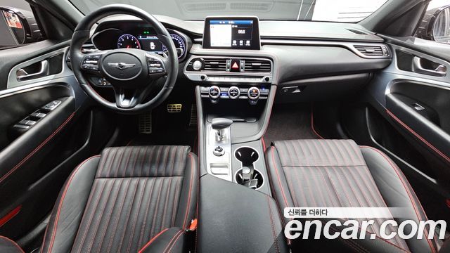 Genesis G70 — interior