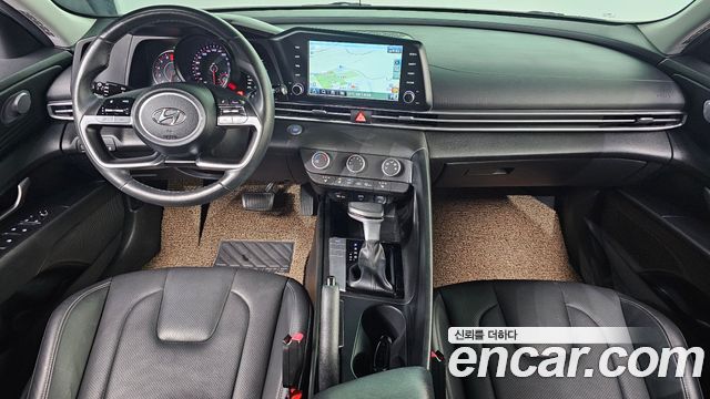 Hyundai Avante — interior