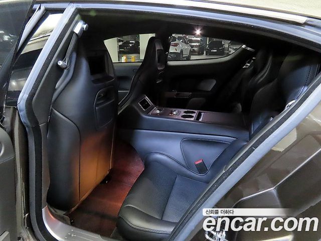 Aston Martin Rapide — interior