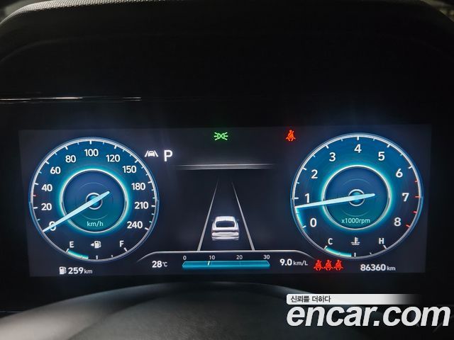 Hyundai Avante — interior