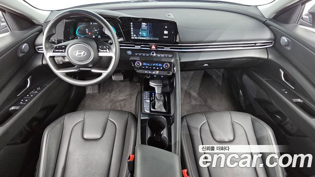 Hyundai Avante — interior