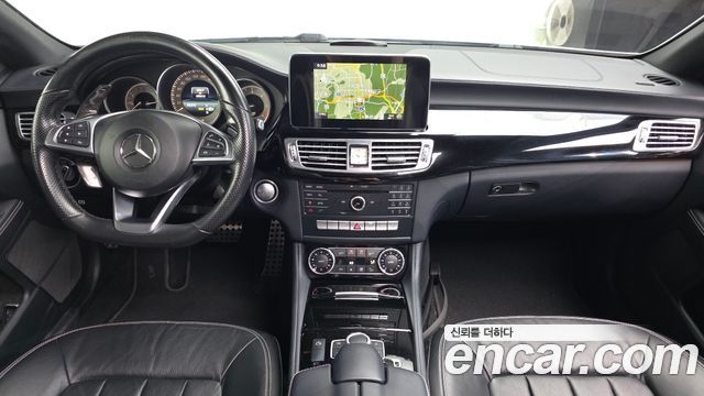 Mercedes-Benz CLS-Class — interior