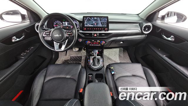 Kia K3 — interior