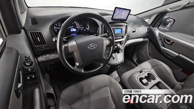 Hyundai Starex — interior