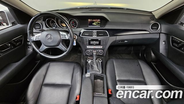 Mercedes-Benz C-Class — interior