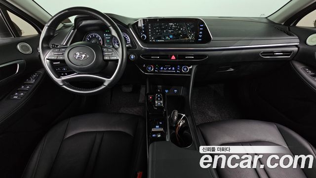 Hyundai Sonata — interior