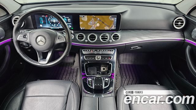 Mercedes-Benz E-Class — interior