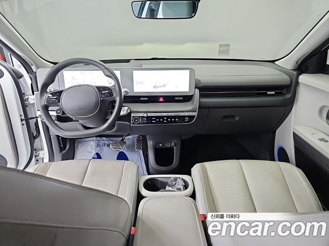 Hyundai IONIQ 5 — interior