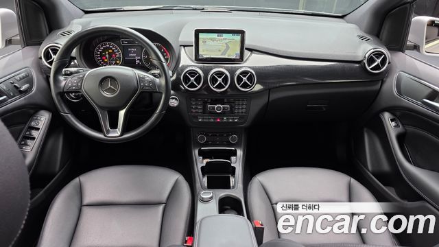 Mercedes-Benz B-Class — interior