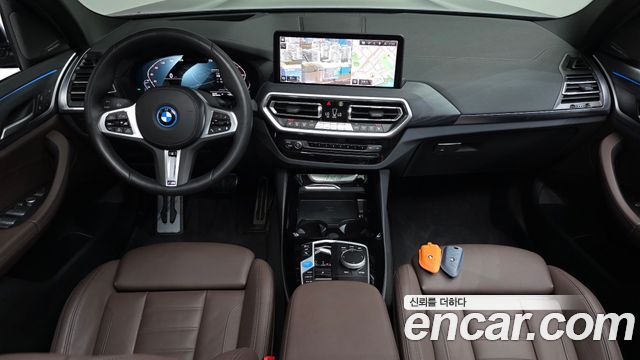 BMW iX3 — interior