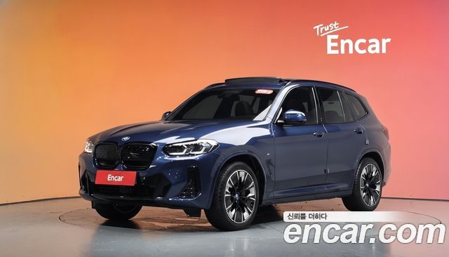 BMW iX3 — exterior