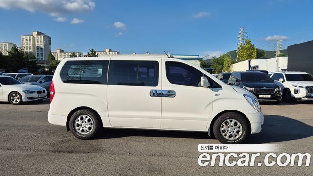 Hyundai Starex — interior