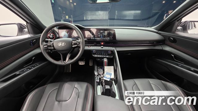 Hyundai Avante — interior
