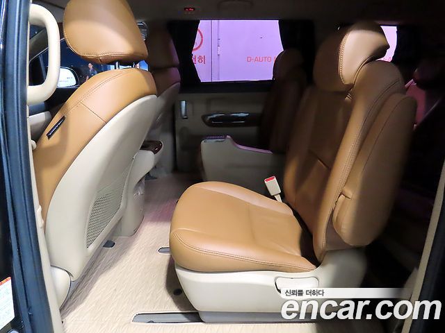 Kia Carnival — interior