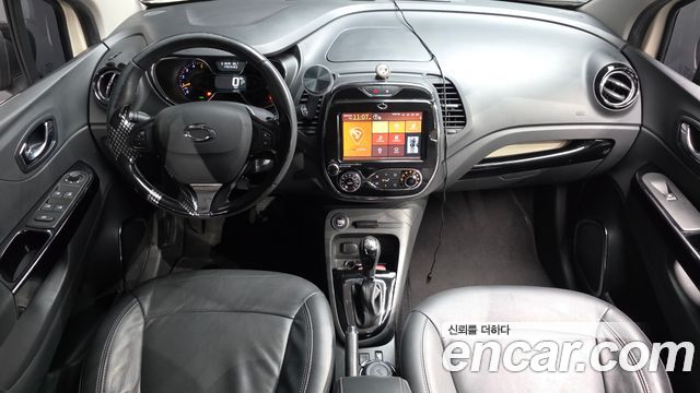 Renault Korea QM3 — interior