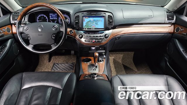 KG Mobility Chairman — interior