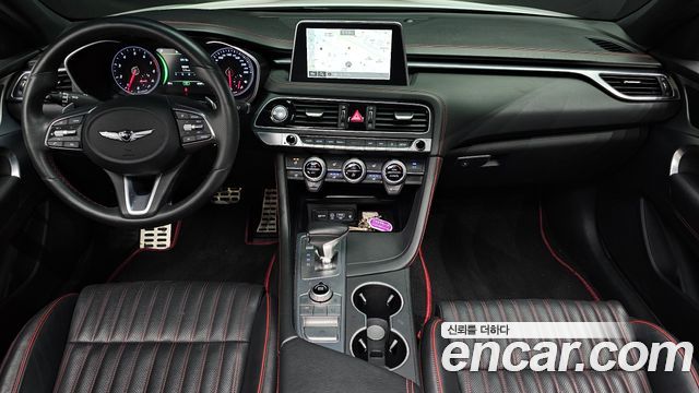 Genesis G70 — interior