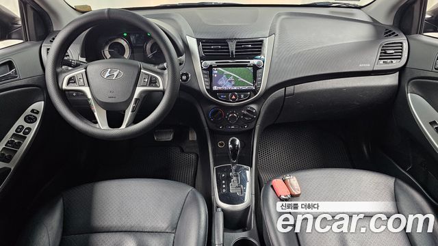 Hyundai Accent — interior