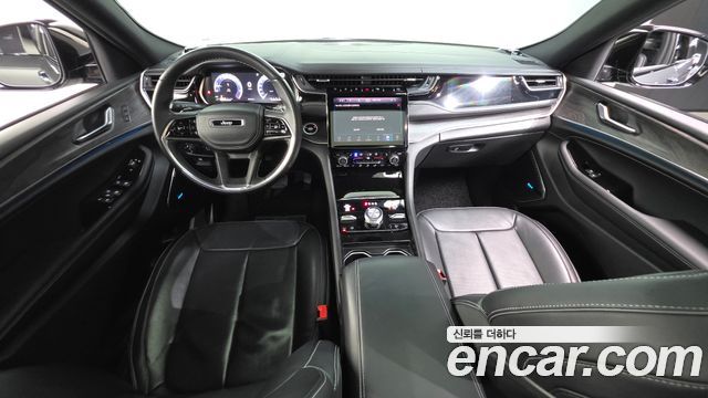 Jeep Cherokee — interior