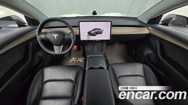 Tesla Model 3 — interior